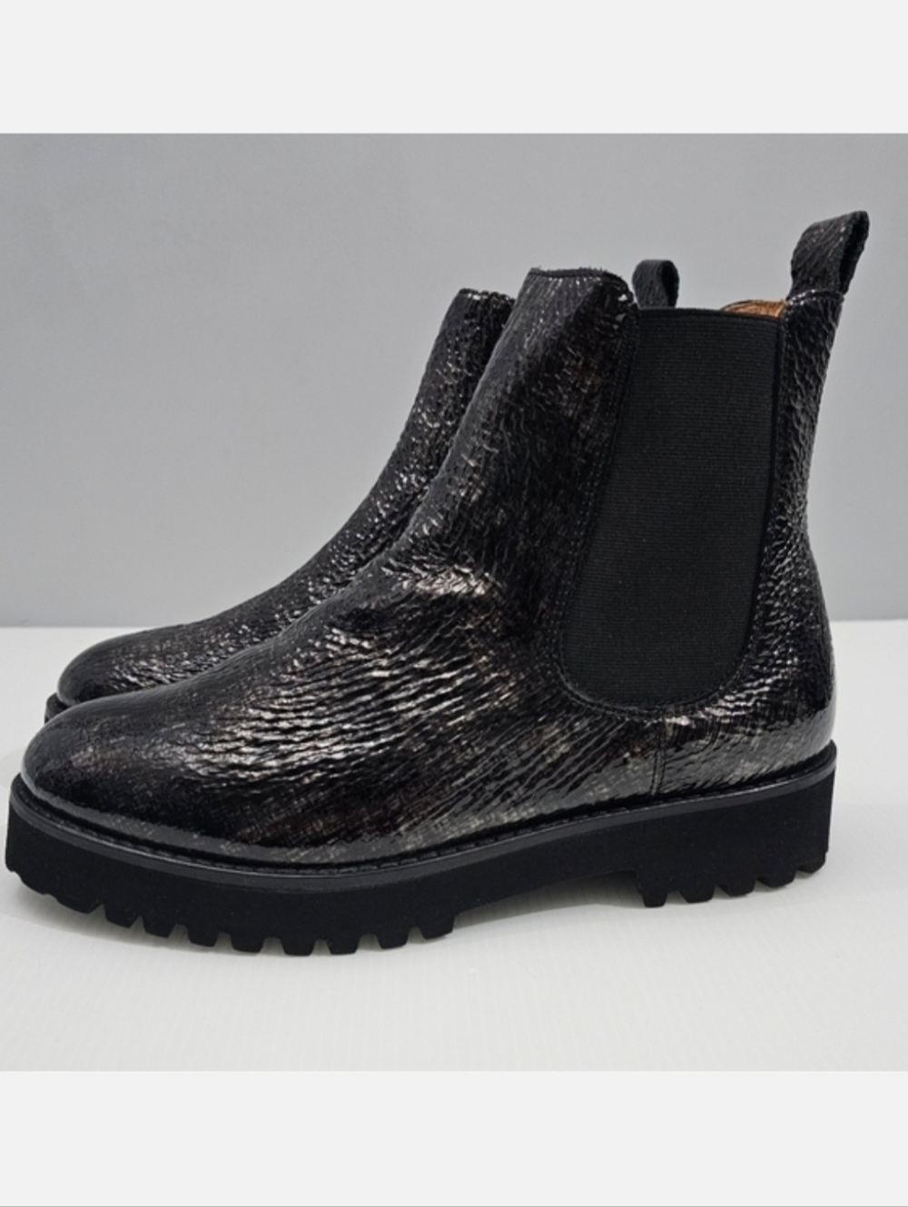 Andre Assous Peggy Ankle Boot Womens 7 Black Crinkled Leather Chelsea NEW
